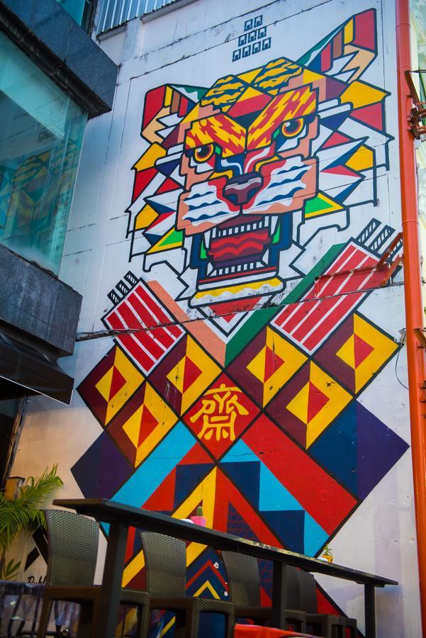 The Neighbors Hostel (Adults Only) Phuket Bagian luar foto