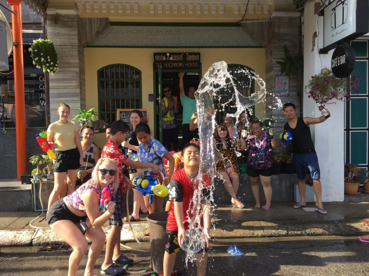 The Neighbors Hostel (Adults Only) Phuket Bagian luar foto